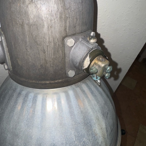 Vtg 1950’s LM Holophane GUMBALL STREET LIGHT Industrial Prismatic Acorn Fixture - Picture 5 of 14